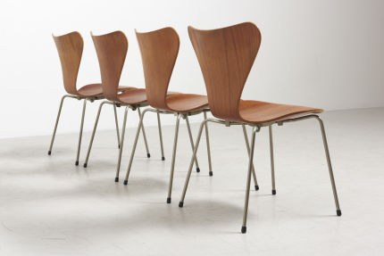 modestfurniture-vintage-2948-arne-jacobsen-series-7-chairs-fritz-hansen09