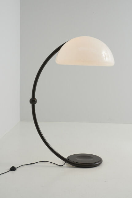 modestfurniture-vintage-3110-martinelli-luce-serpente-floor-lamp-dark-brown05