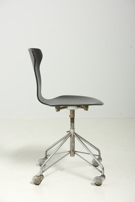 modestfurniture-vintage-3131-arne-jacobsen-mosquito-desk-chair-fritz-hansen-model-311502