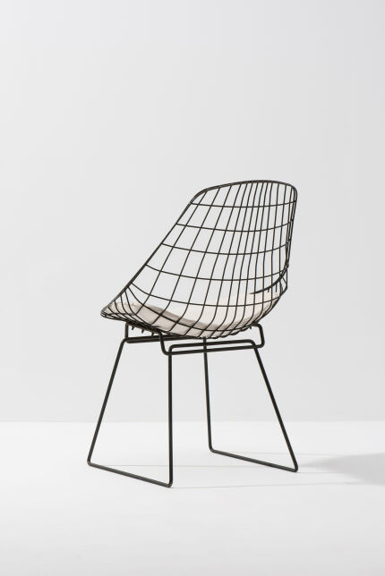 sm05-wire-chairs5