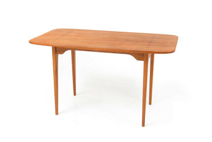 swedish-dining-table-1