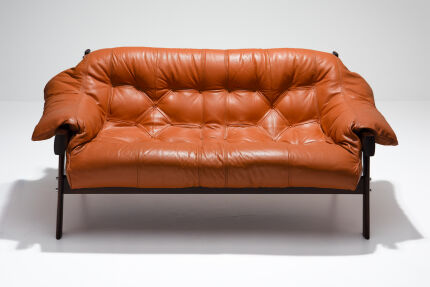 vintage-2-seat-leather-sofa-mp-41-percival-lafer-brazil1