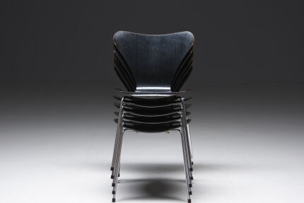 3551-5-butterfly-chairs-arne-jacobsen-fritz-hansen-5