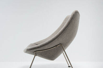 OYSTER CHAIR WITH OTTOMAN Pierre Paulin Artifort