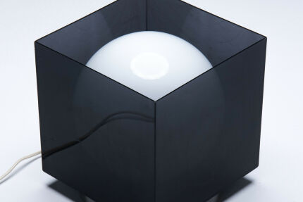 italian-table-lamp-acrylic-cube-inner-white-glass-sphere-60s3AqvT