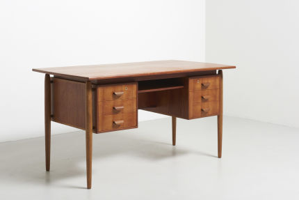 modest furniture vintage 1502 danish desk in teak with oak legs 02