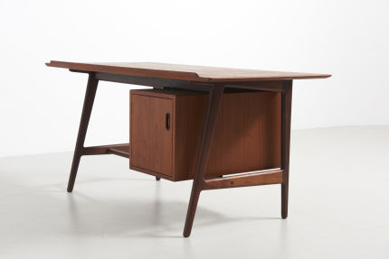 modestfurniture-vintage-2013-teak-desk-arne-vodder-vamo04