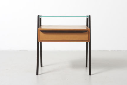 modestfurniture-vintage-2033-side-table01